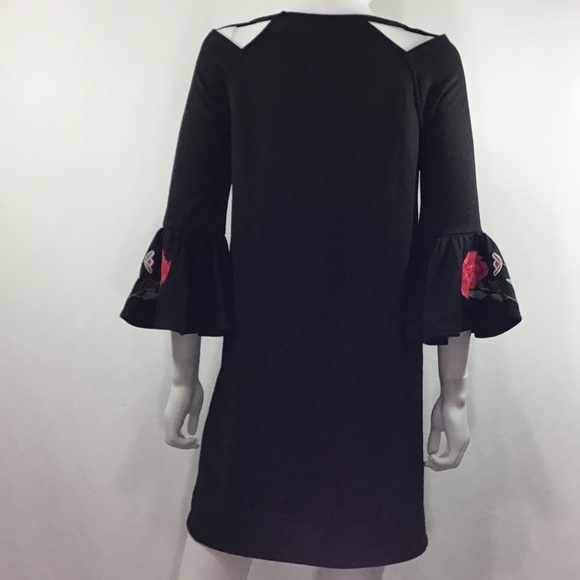 Francesca Alya Black Dress With Bell Sleeves - Picture 8 of 13